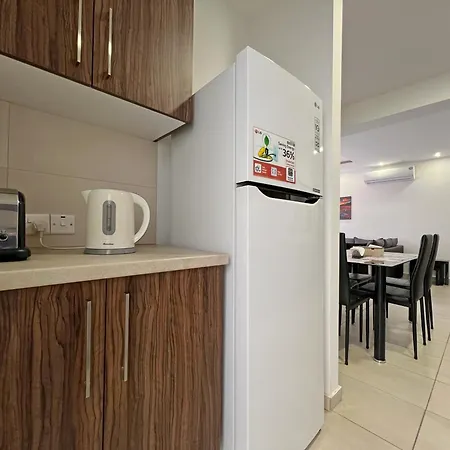Albert's Center 202b Apartment Larnaka