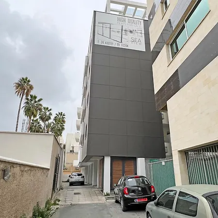 Albert's Center 202b Апартаменты Ларнака